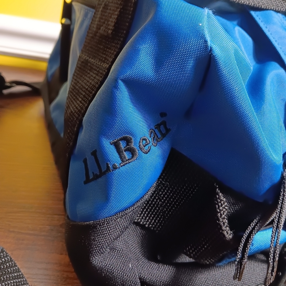 LL Bean Adventure Duffle Bag Blue Nylon Hiking Outdoor Travel Gym Tote - Picture 3 of 14